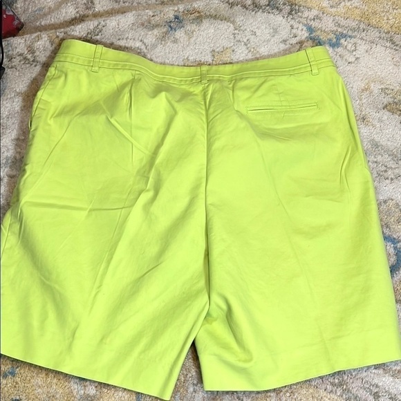 💚Layfayette 148, New York, Luxury Lime Shorts, Ex. Condition,The Gold Standard! - Picture 8 of 8